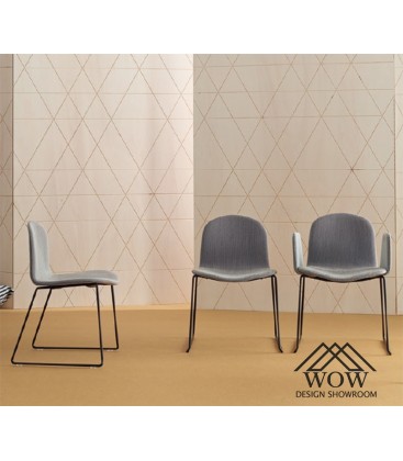 Ondarreta silla tapizada con estructura de acero  modelo Bob xl trineo diseñada por Nadia Arratibel