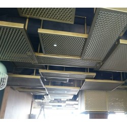 Conjunto paneles metalicos deploye color oro para...