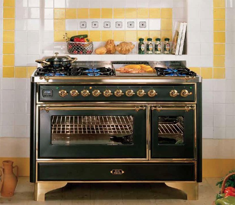 Ilve cocina profesional de gas realizada con acero lacado color grafito  modelo Majestic 120